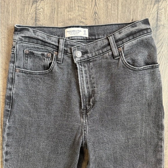 Abercrombie & Fitch The 90’s Slim Straight Ultra High Rise- 26 - Picture 4 of 7